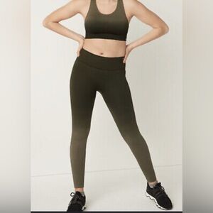 Victoria secret Green Ombré Leggings Size small NWOT